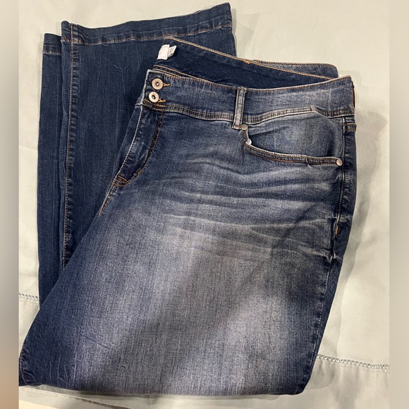 Torrid Women's Size 28 S Flare Jeans - Picture 3 of 5